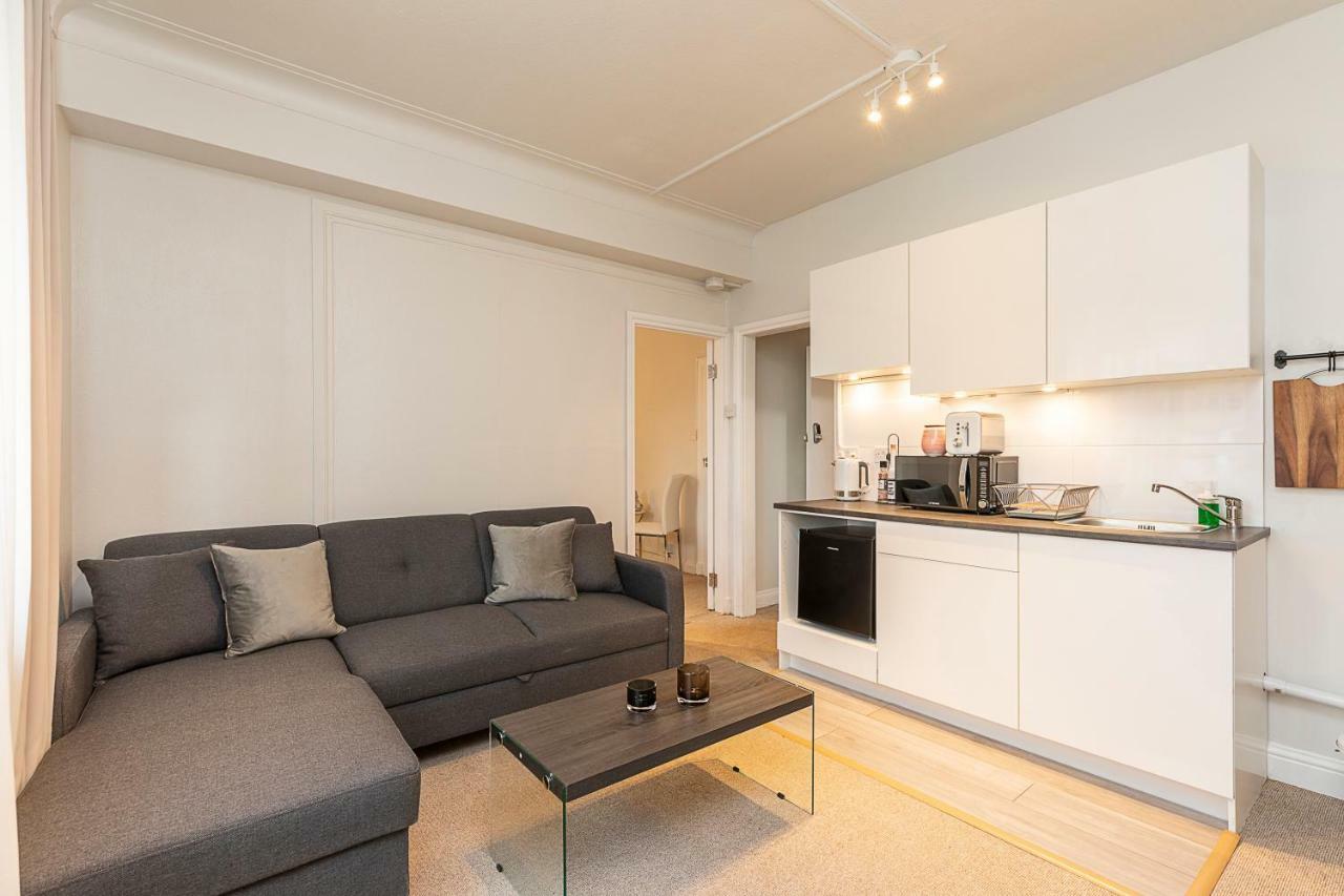 Grand Swiss Cottage Apartment London Exterior photo