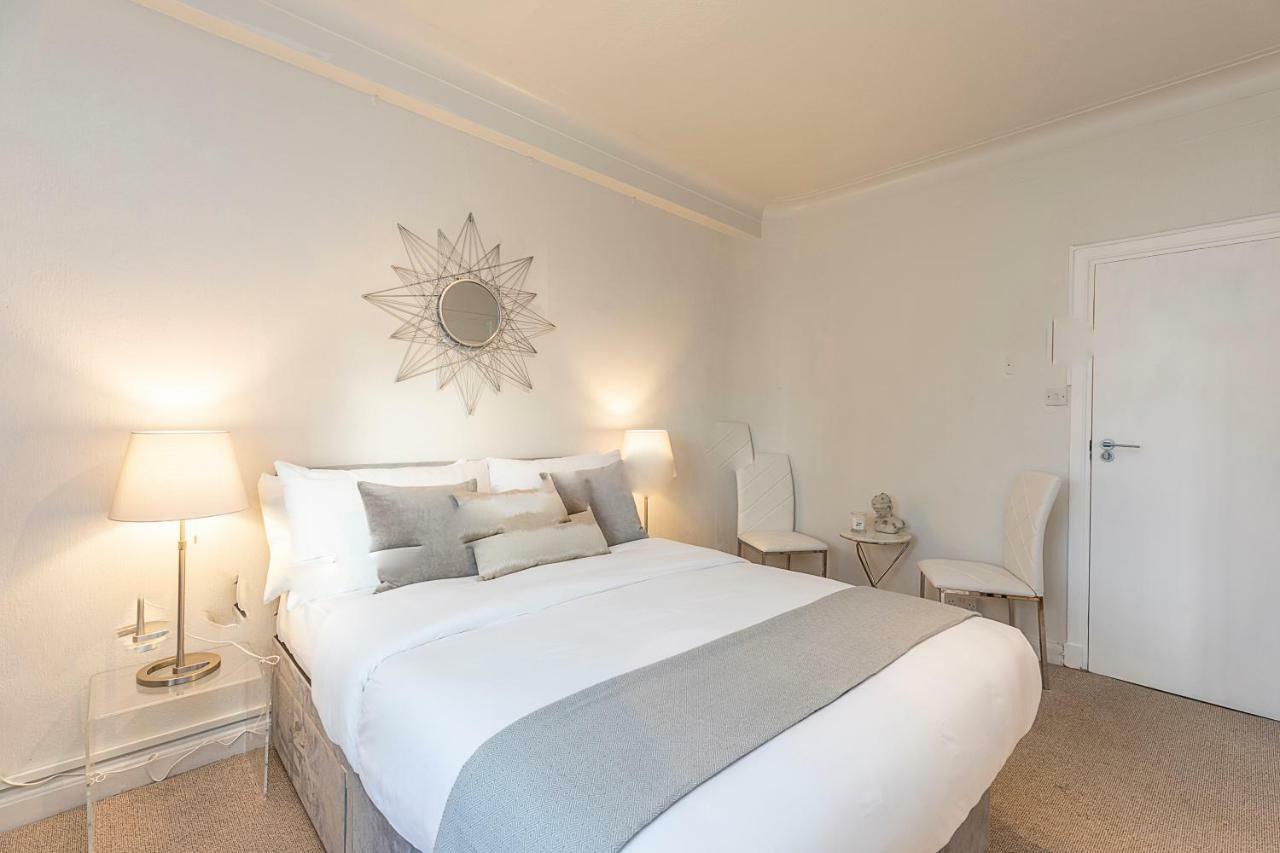 Grand Swiss Cottage Apartment London Exterior photo