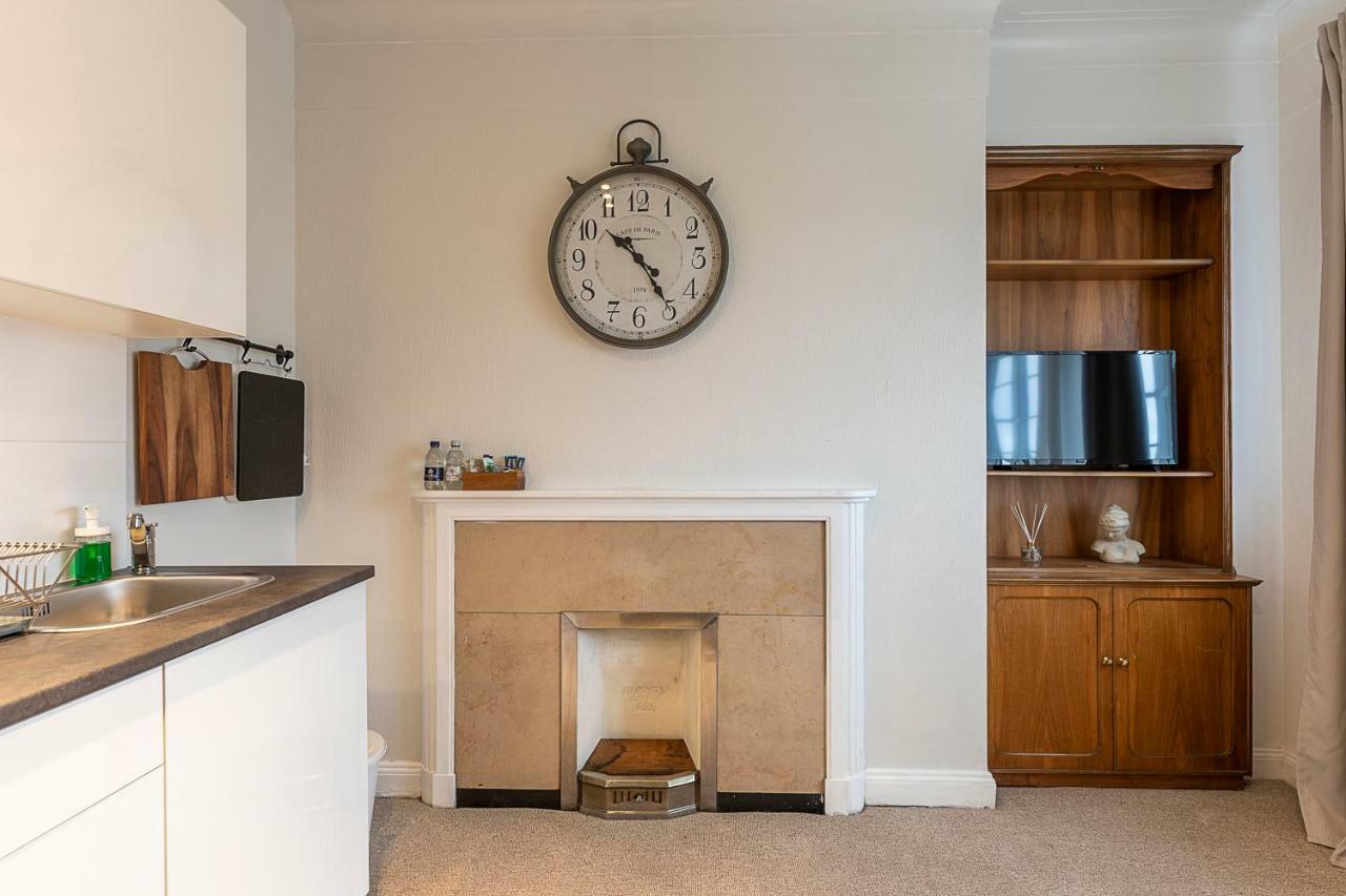 Grand Swiss Cottage Apartment London Exterior photo